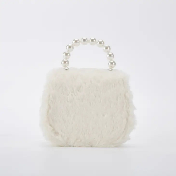 'Miss Spring' Cream Purse - Picture 3 of 5